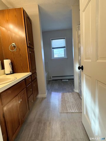 28 Colgate Drive, Manchester, CT 06042