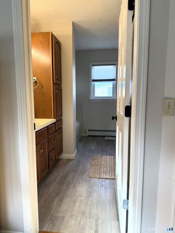 28 Colgate Drive, Manchester, CT 06042