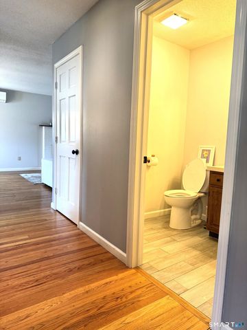 28 Colgate Drive, Manchester, CT 06042