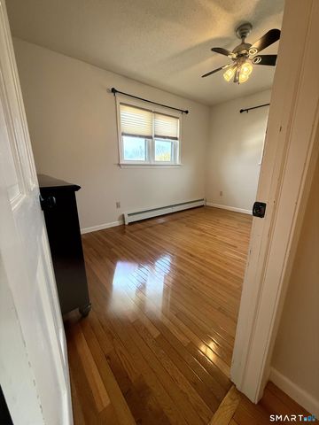 28 Colgate Drive, Manchester, CT 06042