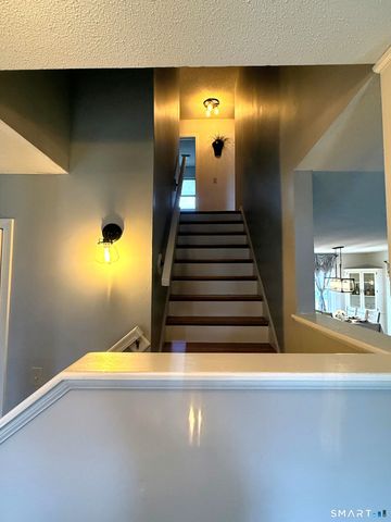 28 Colgate Drive, Manchester, CT 06042