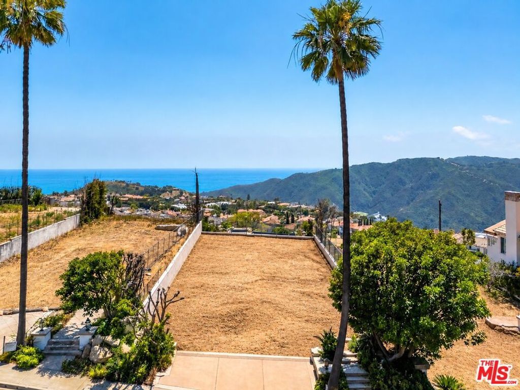 1626 Chastain, Pacific Palisades, CA 90272 — exterior