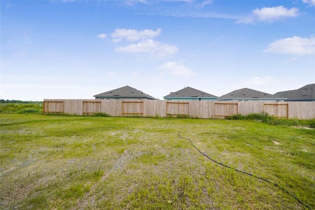218 Road 590108, Cleveland, TX 77327