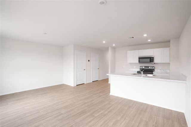 218 Road 590108, Cleveland, TX 77327