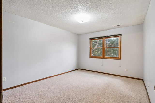1115 Flammang Dr Apt 4, Waterloo, IA 50702