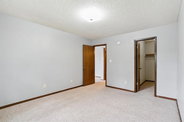 1115 Flammang Dr Apt 4, Waterloo, IA 50702