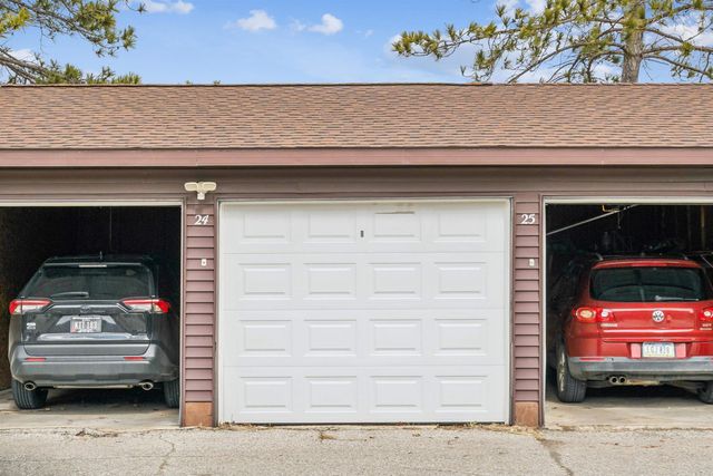 1115 Flammang Dr Apt 4, Waterloo, IA 50702