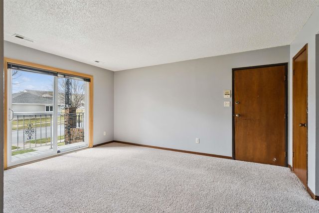 1115 Flammang Dr Apt 4, Waterloo, IA 50702