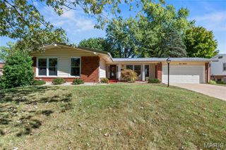 990 Saddle Drive, Florissant, MO 63033