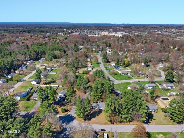 36 Evergreen Avenue, Clifton Park, NY 12065