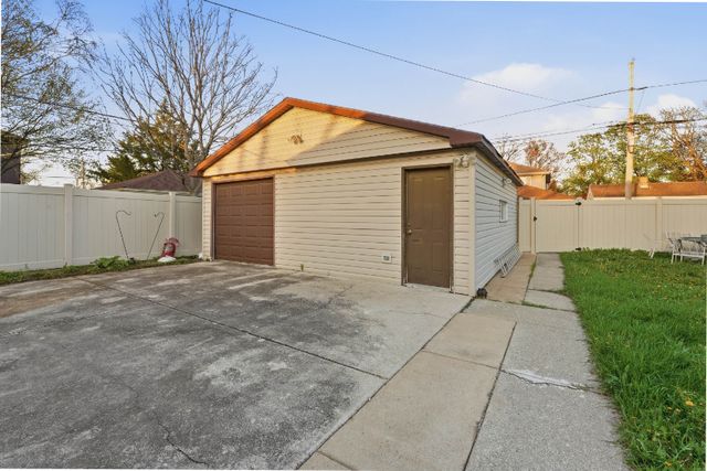 9035 Austin Avenue, Morton Grove, IL 60053