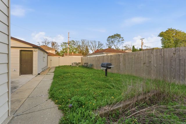 9035 Austin Avenue, Morton Grove, IL 60053