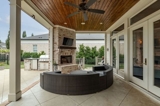 813 Stonewater Blvd, Franklin, TN 37064