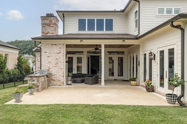 813 Stonewater Blvd, Franklin, TN 37064