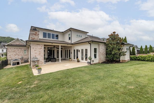 813 Stonewater Blvd, Franklin, TN 37064