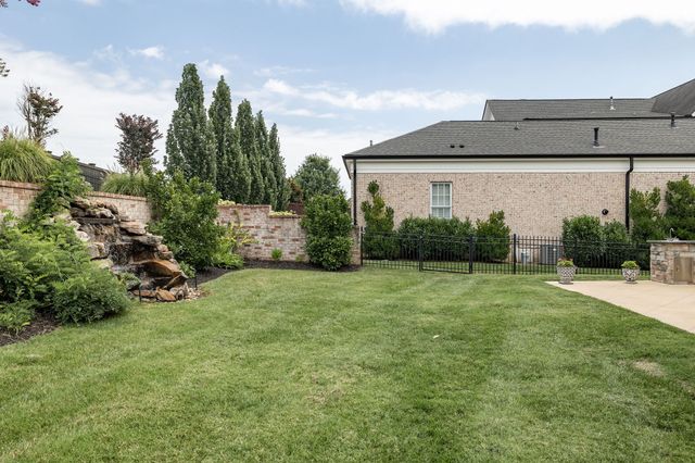 813 Stonewater Blvd, Franklin, TN 37064