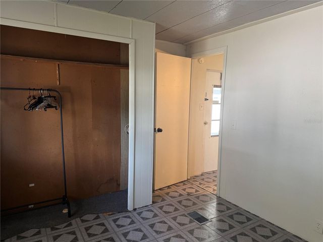 5104 LITTLE LAKE CT, Zephyrhills, FL 33542