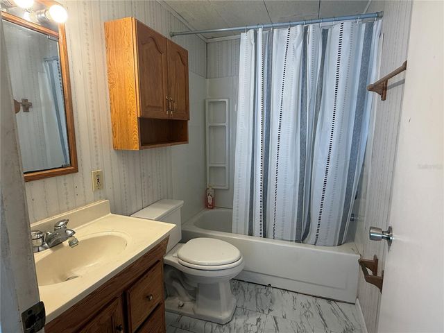 5104 LITTLE LAKE CT, Zephyrhills, FL 33542