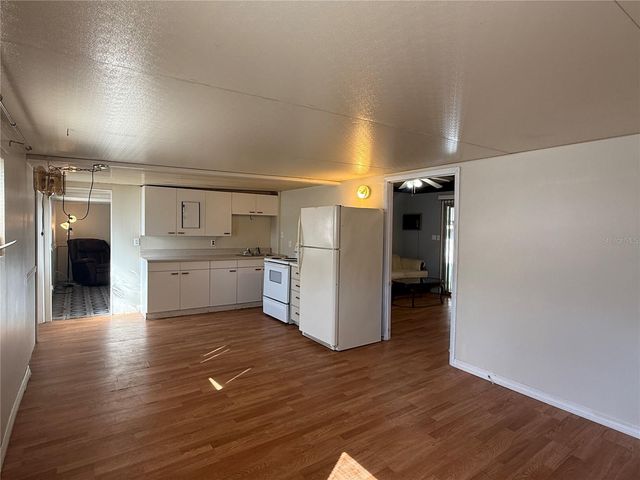 5104 LITTLE LAKE CT, Zephyrhills, FL 33542