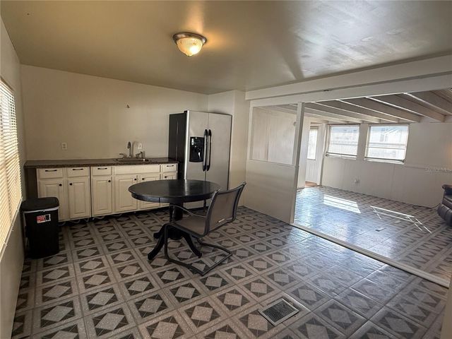 5104 LITTLE LAKE CT, Zephyrhills, FL 33542