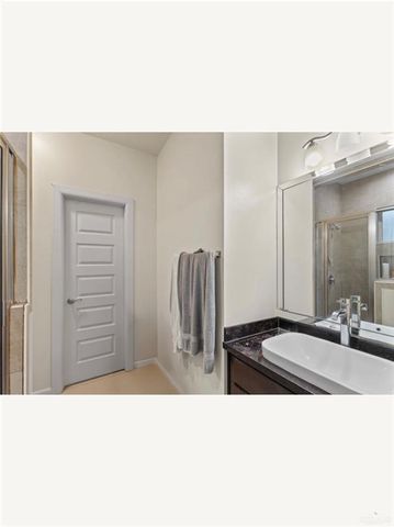 905 E Myrtle Beach Avenue, Mcallen, TX 78503