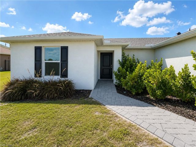 2728 NE 5th PL, Cape Coral, FL 33909
