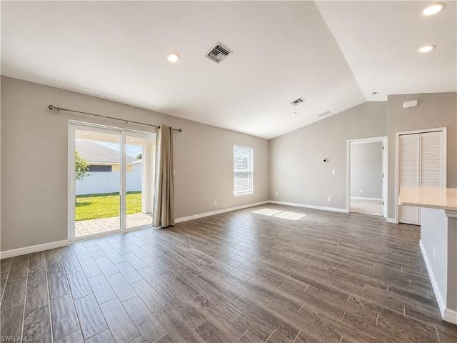 2728 NE 5th PL, Cape Coral, FL 33909