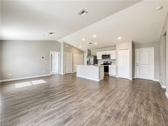 2728 NE 5th PL, Cape Coral, FL 33909