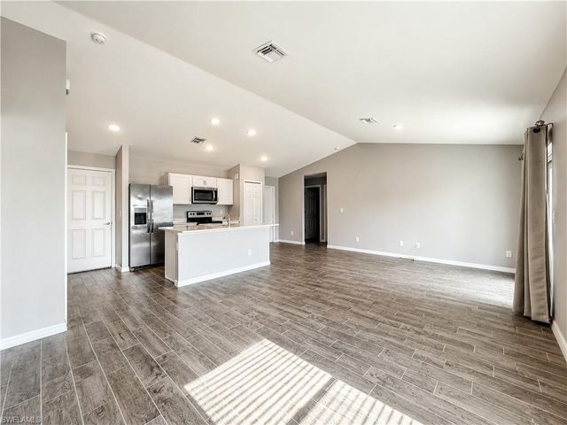 2728 NE 5th PL, Cape Coral, FL 33909