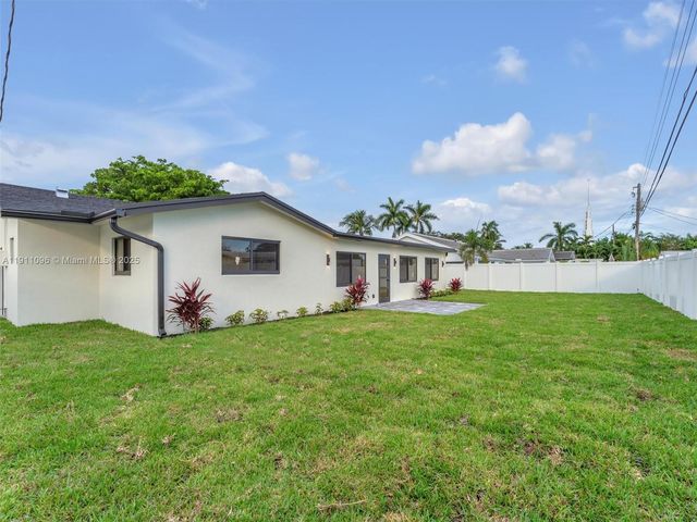 2120 NE 55th Ct, Fort Lauderdale, FL 33308