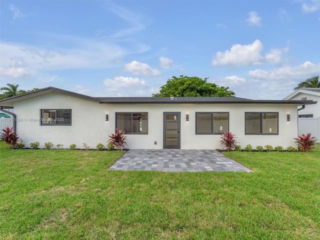 2120 NE 55th Ct, Fort Lauderdale, FL 33308