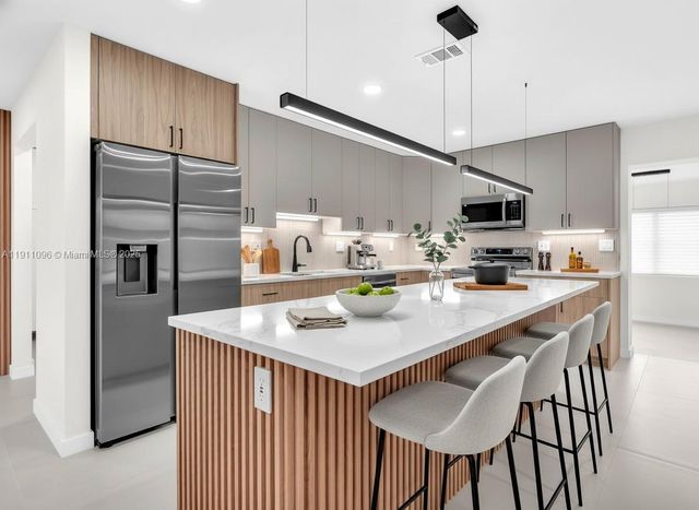 2120 NE 55th Ct, Fort Lauderdale, FL 33308