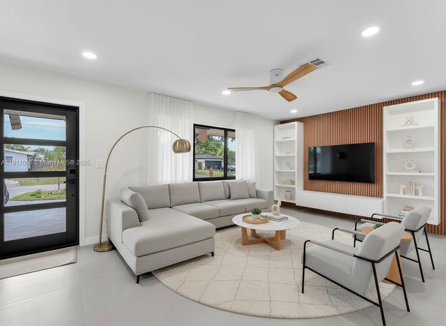 2120 NE 55th Ct, Fort Lauderdale, FL 33308