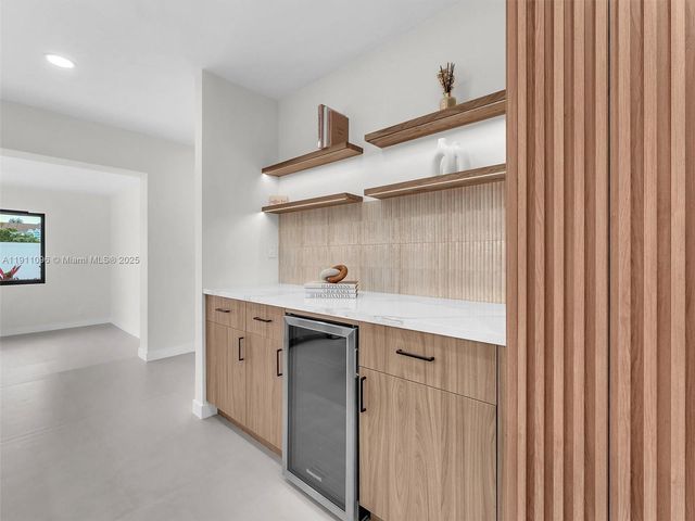 2120 NE 55th Ct, Fort Lauderdale, FL 33308