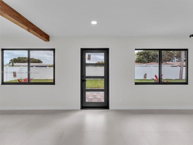 2120 NE 55th Ct, Fort Lauderdale, FL 33308