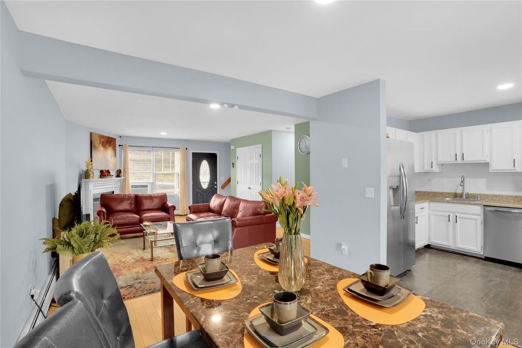 17 Revere Circle, Washingtonville, NY 10992