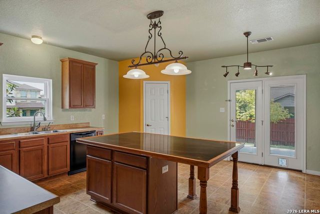 2102 Red Rock Crossing, San Antonio, TX 78245