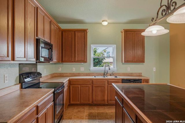 2102 Red Rock Crossing, San Antonio, TX 78245