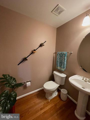 22098 AVONWORTH SQ, Broadlands, VA 20148