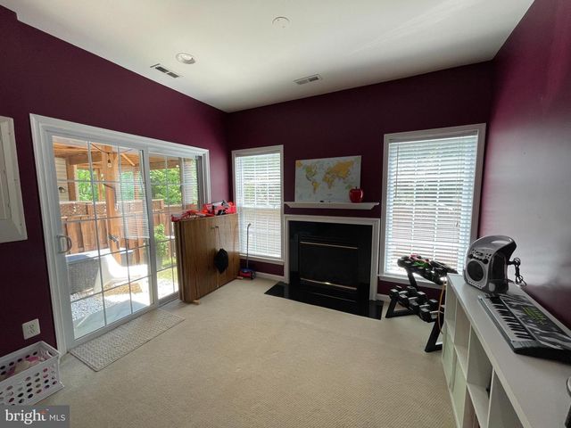 22098 AVONWORTH SQ, Broadlands, VA 20148