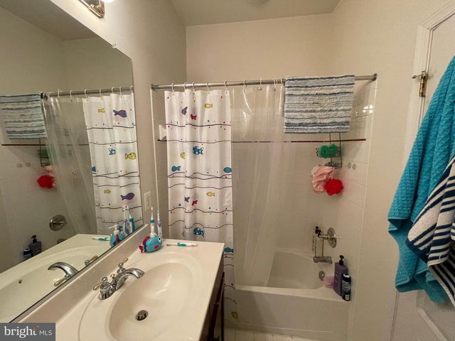 22098 AVONWORTH SQ, Broadlands, VA 20148