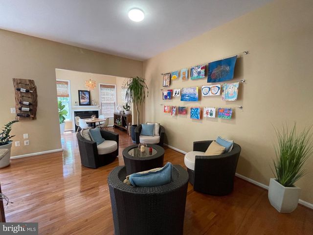 22098 AVONWORTH SQ, Broadlands, VA 20148