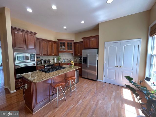 22098 AVONWORTH SQ, Broadlands, VA 20148