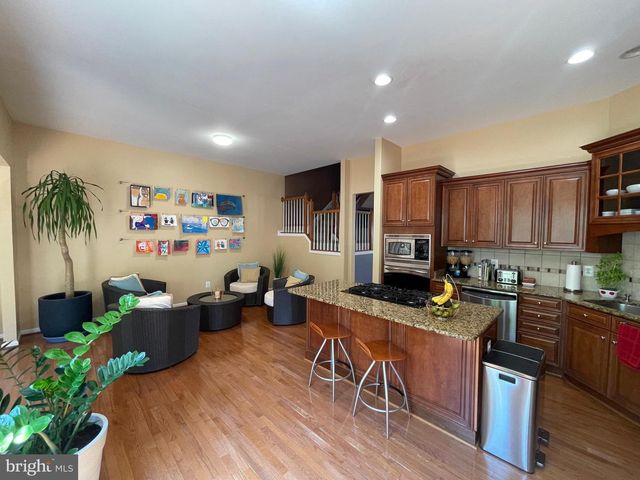 22098 AVONWORTH SQ, Broadlands, VA 20148