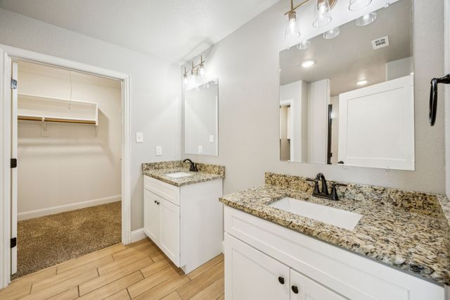 704 E Jefferson Street, Waxahachie, TX 75165