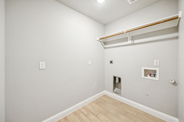 704 E Jefferson Street, Waxahachie, TX 75165