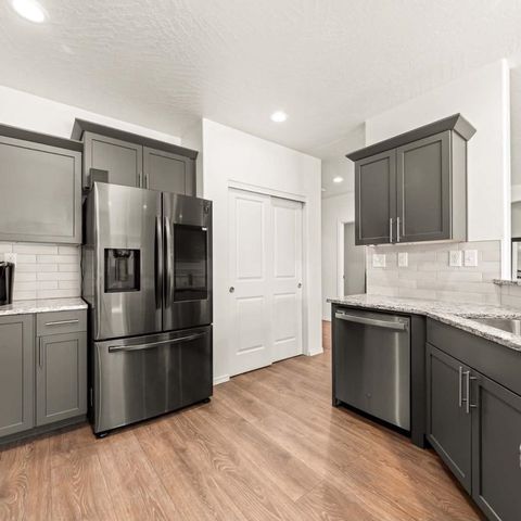 220 S Lawson St, Airway Heights, WA 99001
