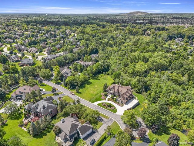 18197 Shelley Pond Court, Northville, MI 48168