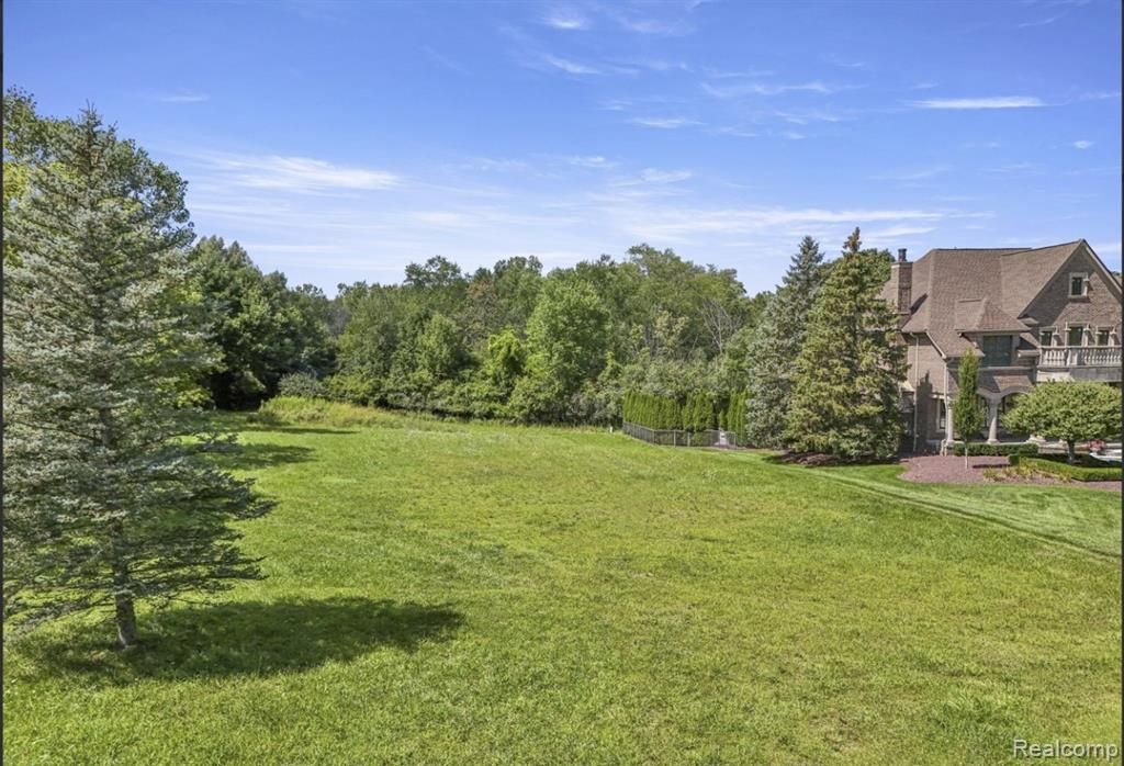 18197 Shelley Pond Court, Northville, MI 48168