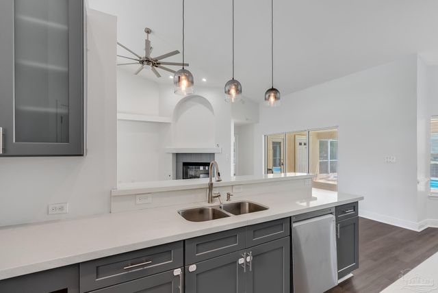 4121 Bamboo Dr, Pensacola, FL 32526